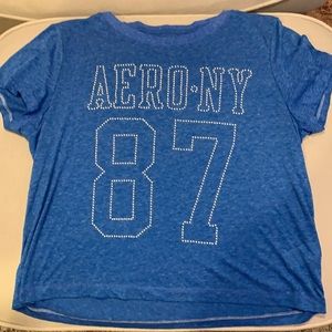 Aeropostale Women’s size S Blue cropped t-shirt.